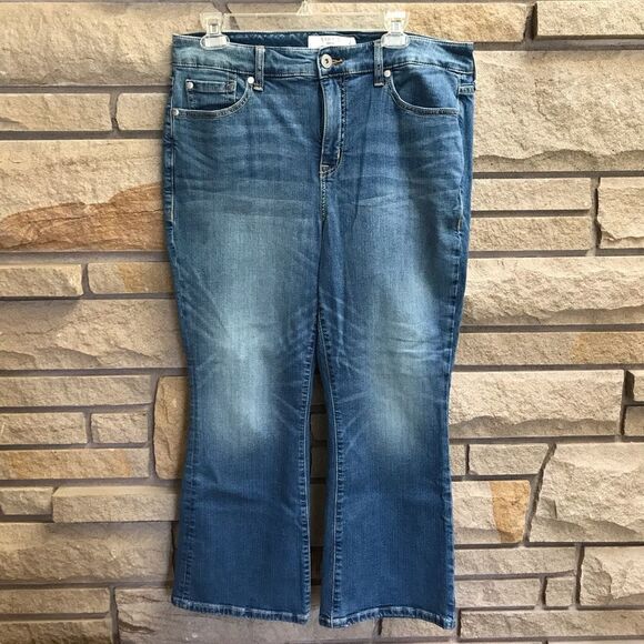 Torrid Crop Flare Vintage Stretch High-Rise Jean Medium Wash 12 - Picture 3 of 11